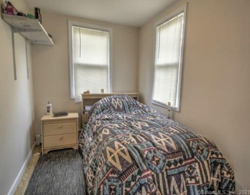 398 Milford Point Rd, Milford CT  06460-5337 exterior