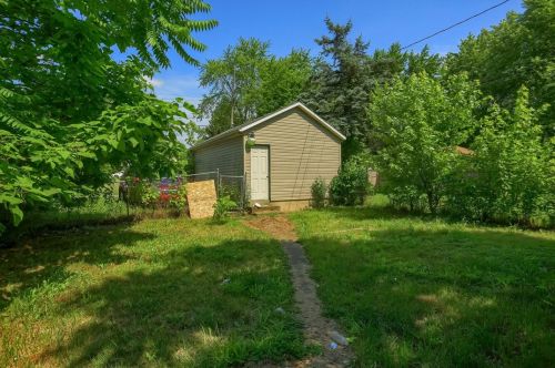 589 Spruce Ave, Hermitage PA  16146-4013 exterior
