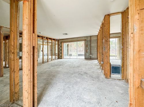 4752 Rue Helene, Sanibel FL  33957-2612 exterior