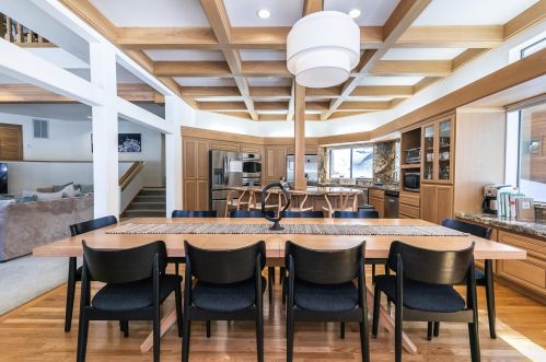 315 Skidder Trl, Truckee CA  96161-3930 exterior