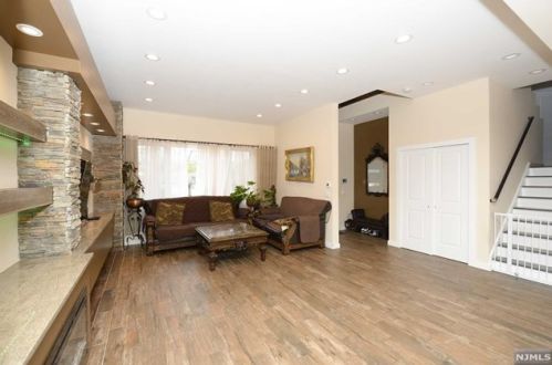 204 Fairmount Ave, Ridgewood NJ  07452-3609 exterior