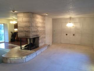 2920 Patricia Dr, Des Moines, IA 50322-6802