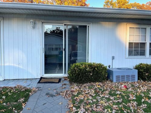 225 Blackpool Ct, Panamoka, NY 11961-1317