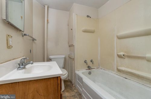 340 Swatara St, Harrisburg PA  17113-2445 exterior