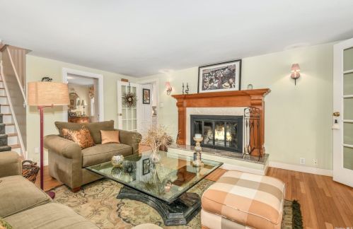 7 Sunken Meadow Rd, Northport NY  11768-2718 exterior