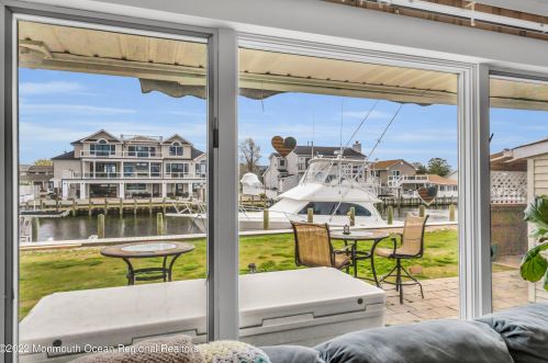 1019 Bowsprit Pt, Lacey Township NJ  08734-2706 exterior