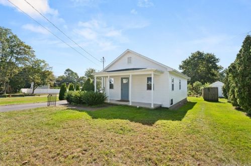 12 Monroe St, Waterford, CT 06385-2349