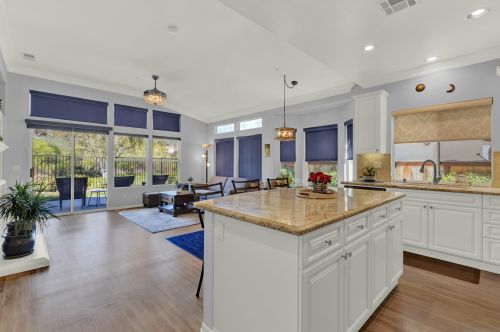 2346 Fallbrook Pl, Escondido CA  92027-6738 exterior