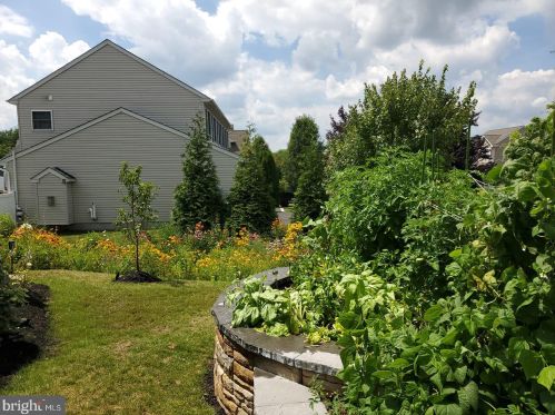 1954 Canyon Creek Rd, Gilbertsville PA  19525-7003 exterior