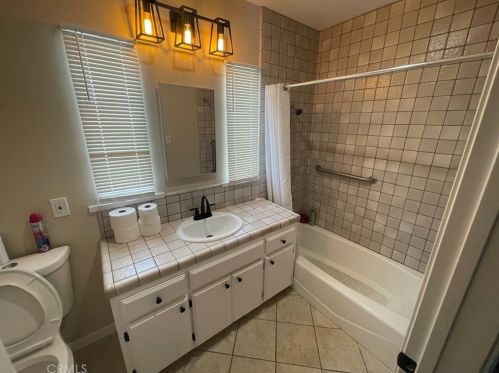 807 Chevy Chase Dr, Glendale CA 91205-3018 exterior