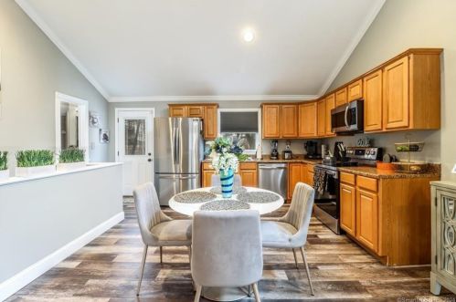 75 Candle Hill Rd, Danbury CT  06812-2412 exterior