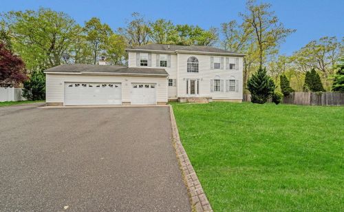 44 Kings Ct, Lakewood, NJ 08701-2330