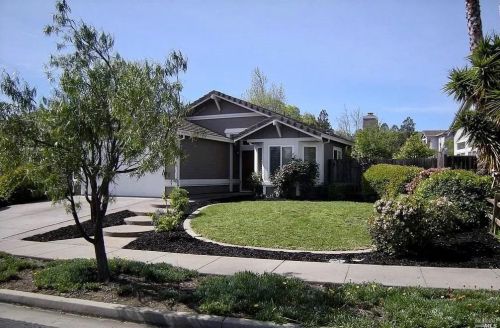 1427 Northwood Dr, Fairfield, CA 94534-3919