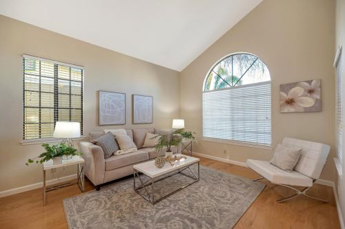 1206 Sycamore Ct, Gilroy, CA 95020-7448