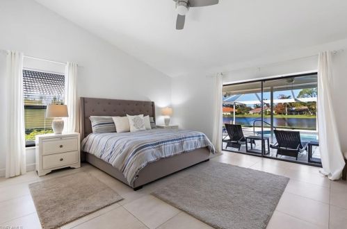 2516 Kings Lake Blvd, Naples FL  34112-5400 exterior