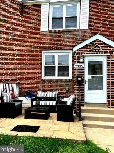 7309 Drexel Rd, Philadelphia, PA 19151-2208