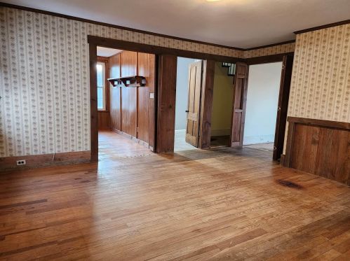 9 Hampstead Rd, Danville NH  03819-5100 exterior