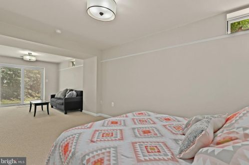 526 Beauregard Dr, Leesburg VA 20175-8924 exterior