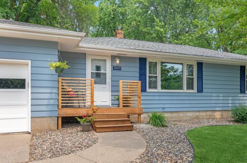 1805 46th St, South Saint Paul, MN 55077-1320