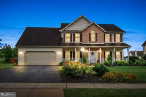 187 Cooper Rd, Hummelstown, PA 17036-7801