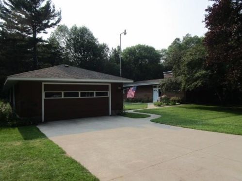 1315 Silver Creek Rd, Manitowoc, WI 54220-7047