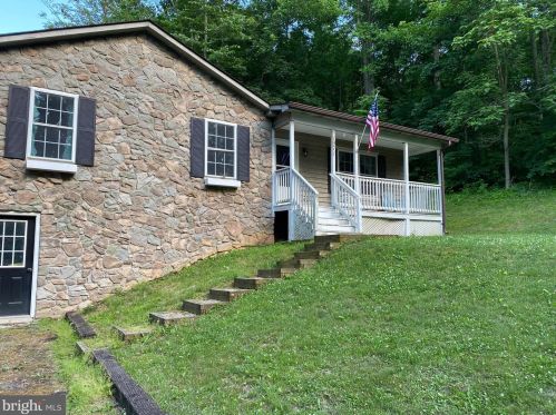 1971 High Top Rd, Linden, VA 22642-5466
