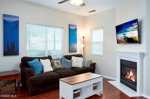 2621 Night Jasmine Dr, Simi Valley, CA 93065-1523