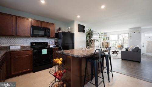 318 Bluecoat St, Dover DE  19901-8862 exterior