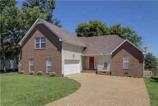114 Shady View Dr, Hendersonville, TN 37075-1204