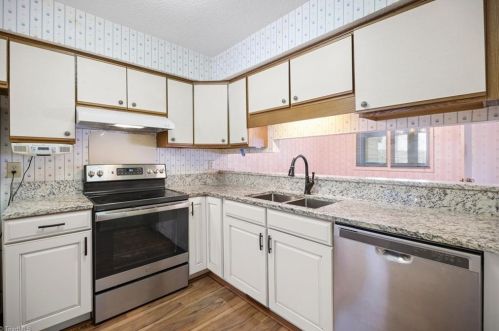 3046 Laurel Springs Dr, Greensboro NC  27410-9346 exterior
