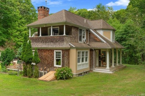 18 Ox Bow Ln, Essex, CT 06426-1326