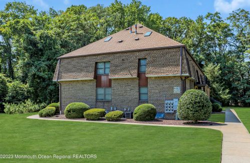 5 Ginger Ct, Tinton Falls, NJ 07724-1869