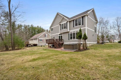 15 Drumlin Rd, Stratham NH  03885-6531 exterior