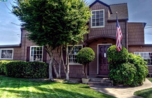 708 Chestnut St, Exeter, CA 93221-1918
