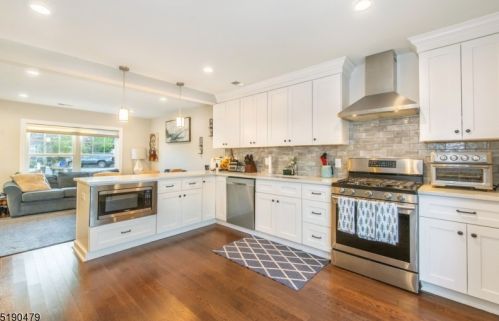 1149 Briarcliff Dr, Rahway NJ  07065-1935 exterior