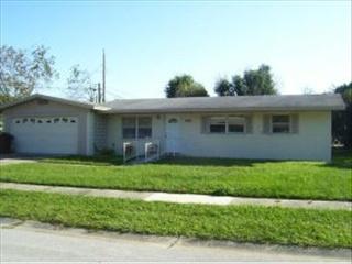 995 Mercury Ln, Titusville, FL 32796-2571