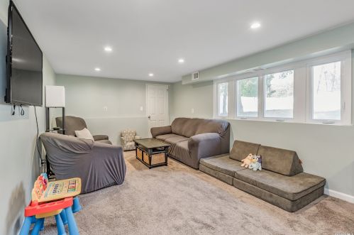 36 Wren Ct, Northport NY  11768-3344 exterior