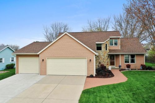 2495 Valley Heights Dr, Green Bay, WI 54311-6764