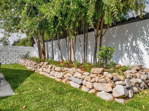 295 Poppyfields Dr, Altadena CA  91001-4837 exterior
