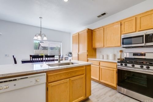 752 Laxford Rd, San Jacinto CA  92583-6533 exterior