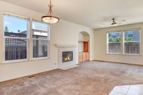407 Goblet Pl, Windsor CA  95492-6676 exterior