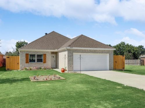 3429 Shelby Ave, Greenville TX  75402-6256 exterior