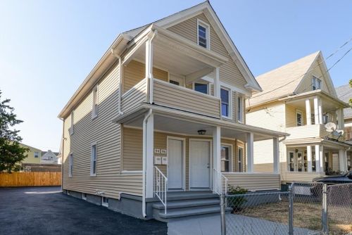 94 Cleveland Ave, Bridgeport CT  06606-5209 exterior