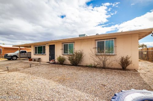 6864 Nelson Dr, Tucson, AZ 85730-1664