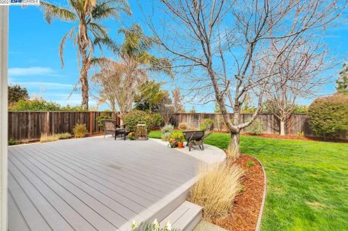 23 Byron Ct, Concord CA 94523-4138 exterior