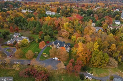 10 Devonshires Ct, Blue Bell PA  19422-2560 exterior