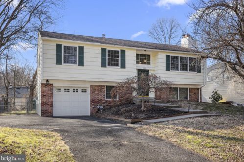 235 Meadow Dr, Yardley, PA 19067-1311