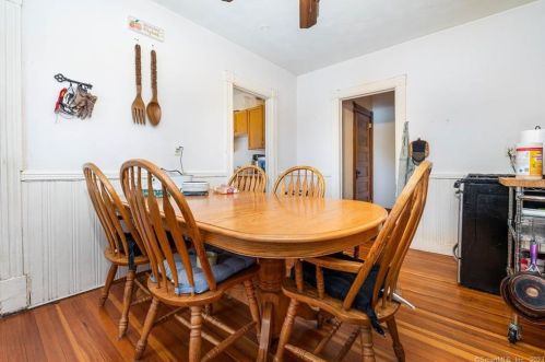 357 Chestnut St, New Britain CT 06051-2322 exterior