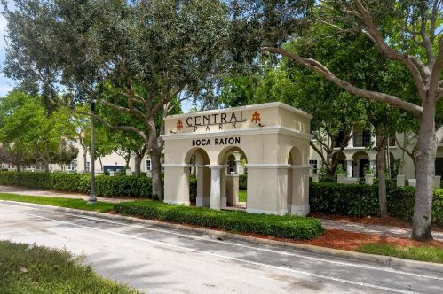 8313 7th Ct, Boca Raton, FL 33487-1365