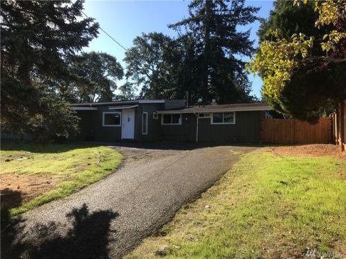 8006 Oakridge Dr, Lakewood, WA 98498-5960
